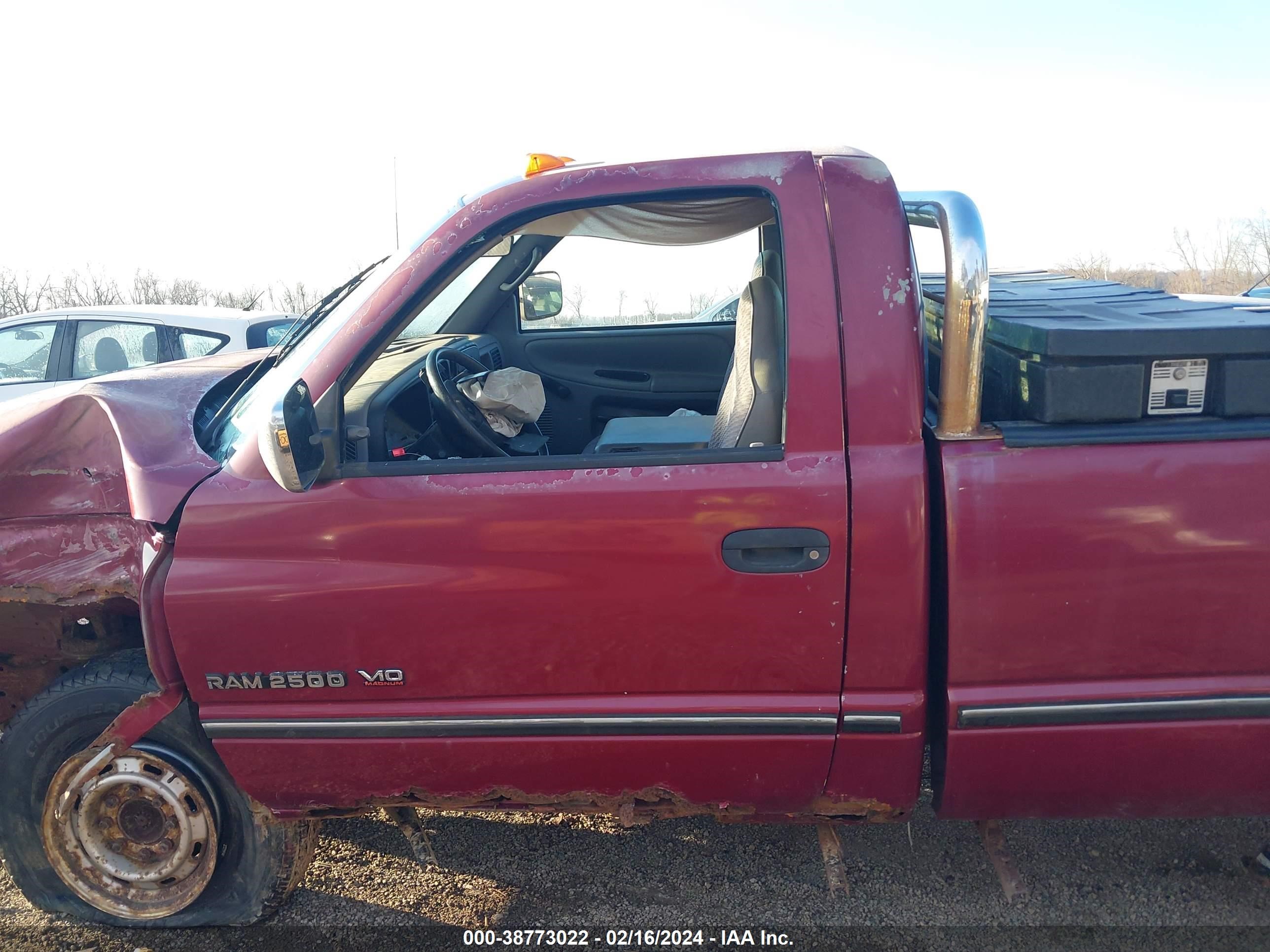 Photo 14 VIN: 1B7KF26W3SS288117 - DODGE RAM 