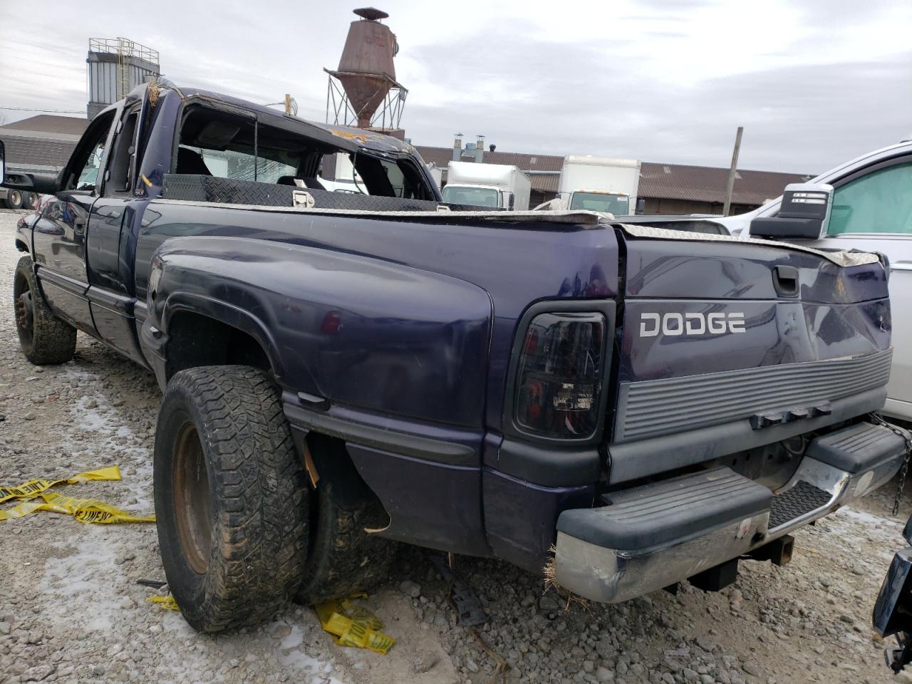 Photo 2 VIN: 1B7MC3360XJ597813 - DODGE RAM 