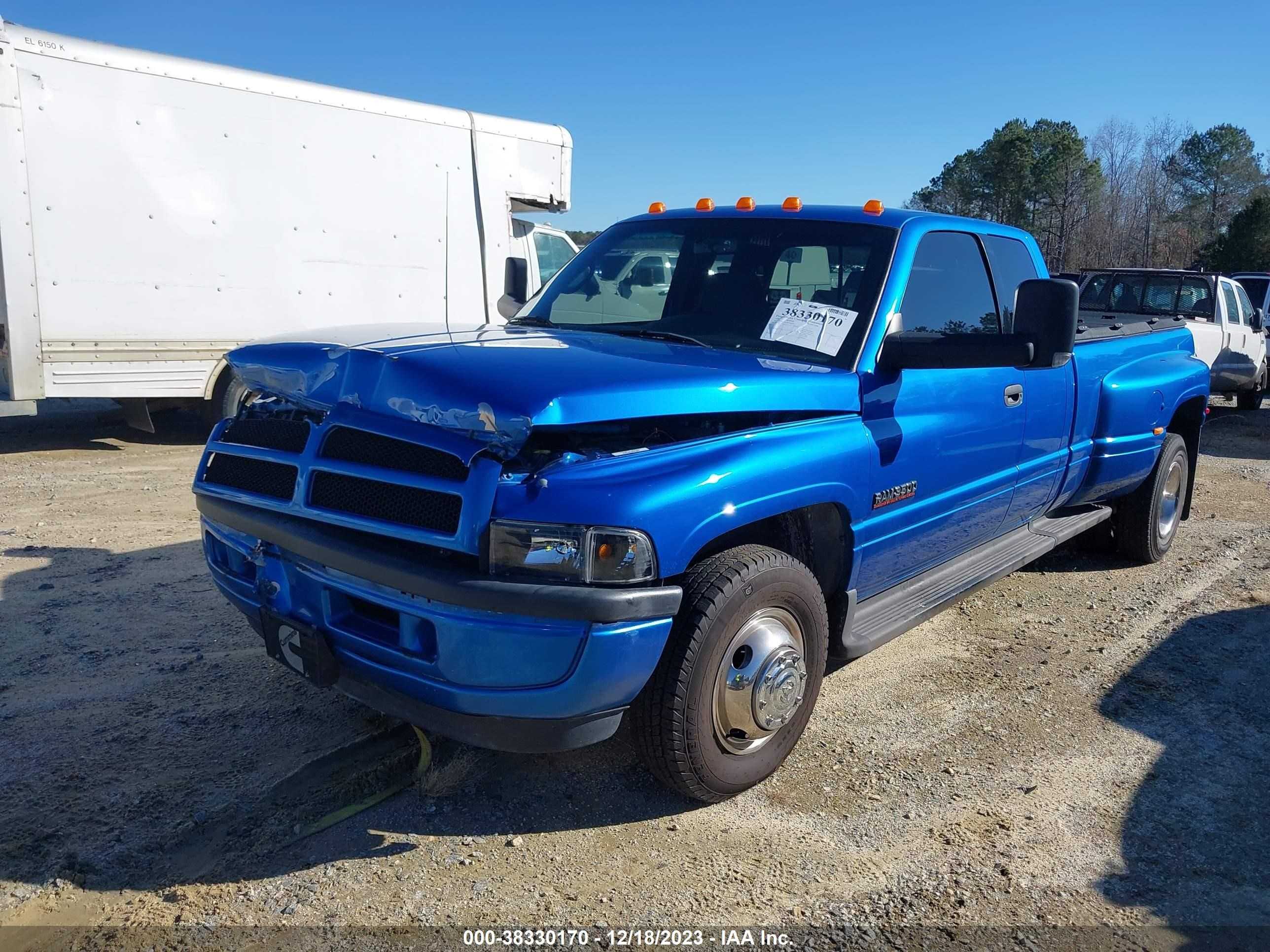 Photo 1 VIN: 1B7MC3362WJ193197 - DODGE RAM 