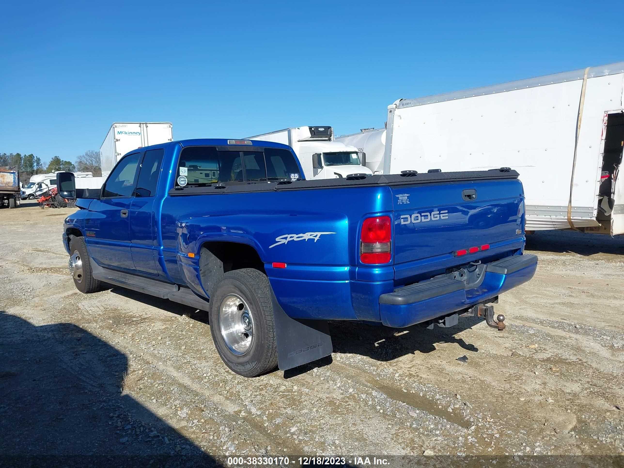 Photo 2 VIN: 1B7MC3362WJ193197 - DODGE RAM 