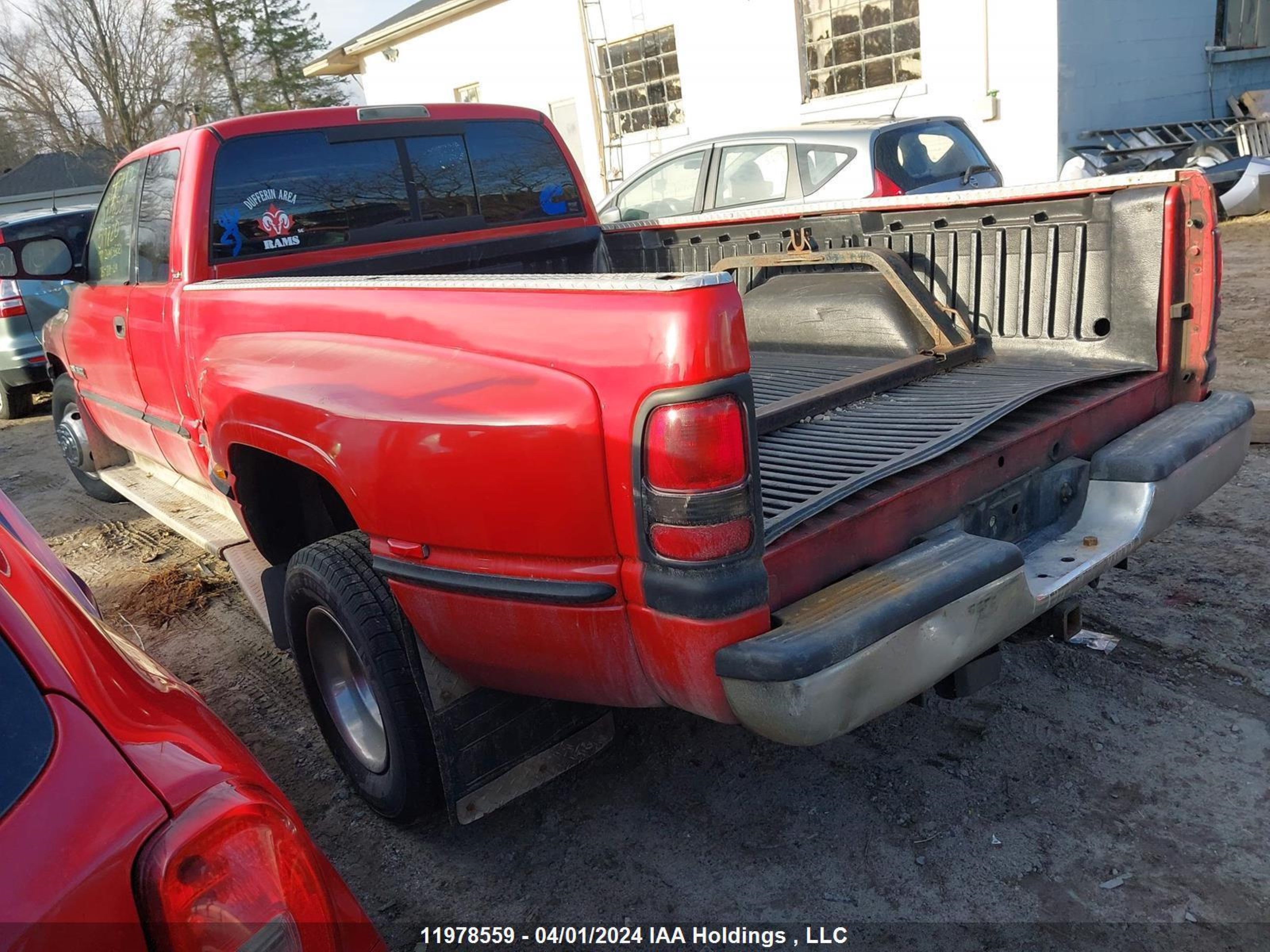 Photo 2 VIN: 1B7MC3363XJ519820 - DODGE RAM 