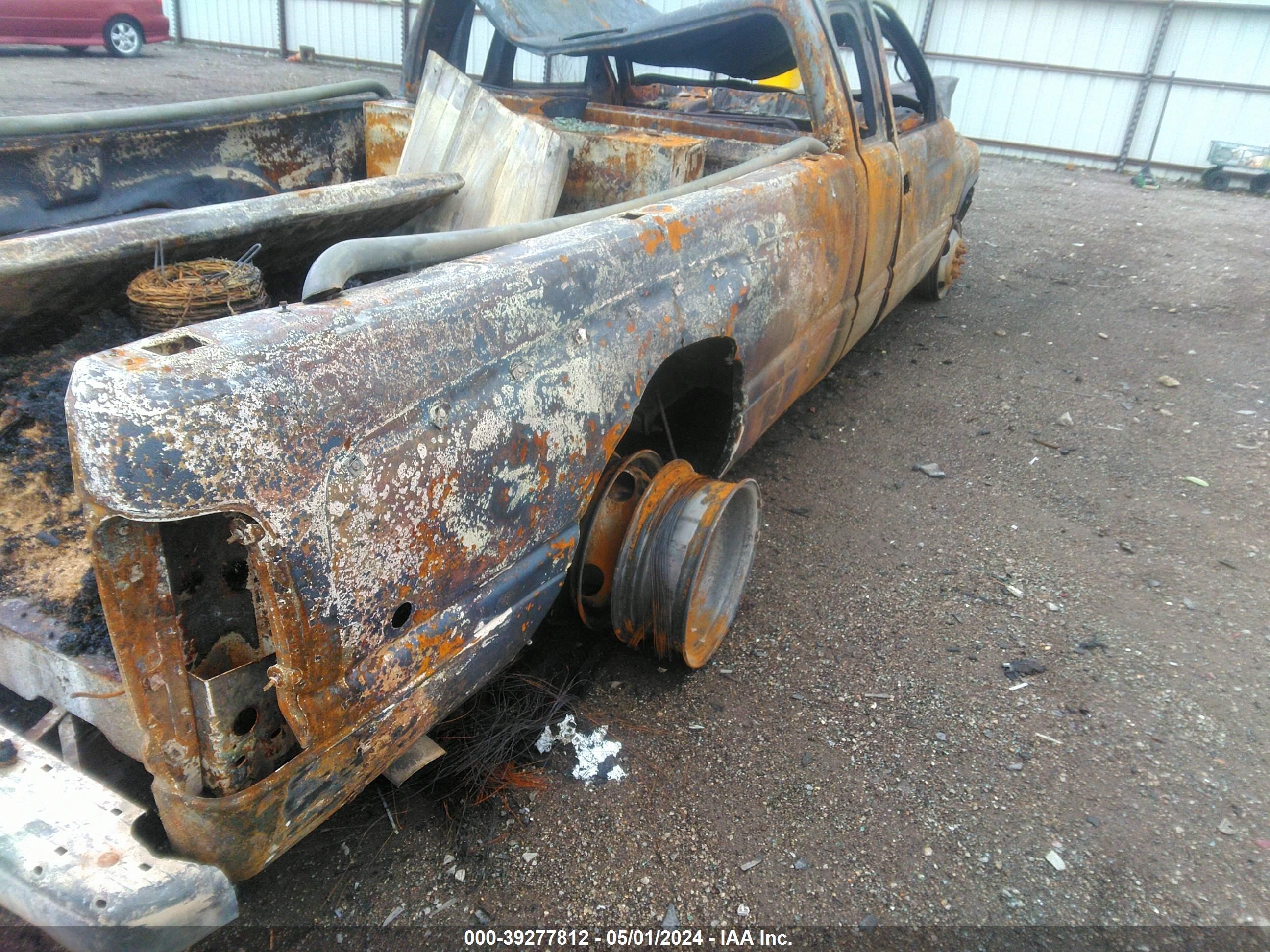 Photo 3 VIN: 1B7MC3369WJ216670 - DODGE RAM 