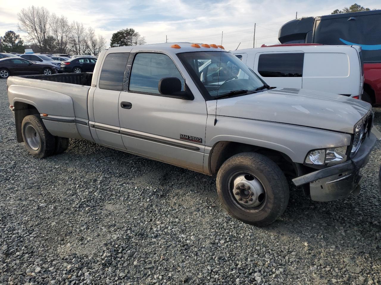 Photo 3 VIN: 1B7MC336XXJ627173 - DODGE RAM 