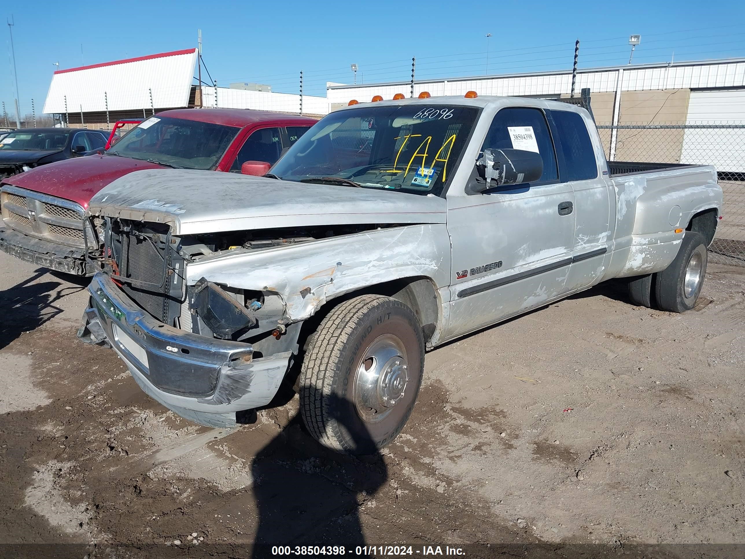 Photo 1 VIN: 1B7MC33W3WJ168096 - DODGE RAM 