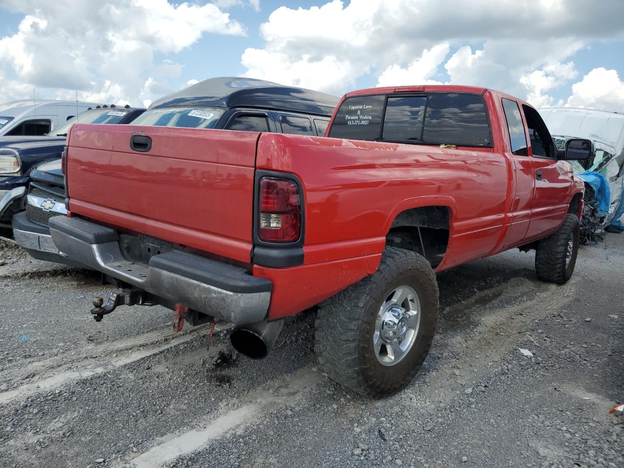 Photo 2 VIN: 1B7MF3363WJ208166 - DODGE RAM 