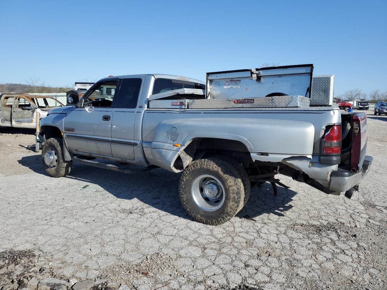 Photo 1 VIN: 1B7MF33641J194416 - DODGE RAM 