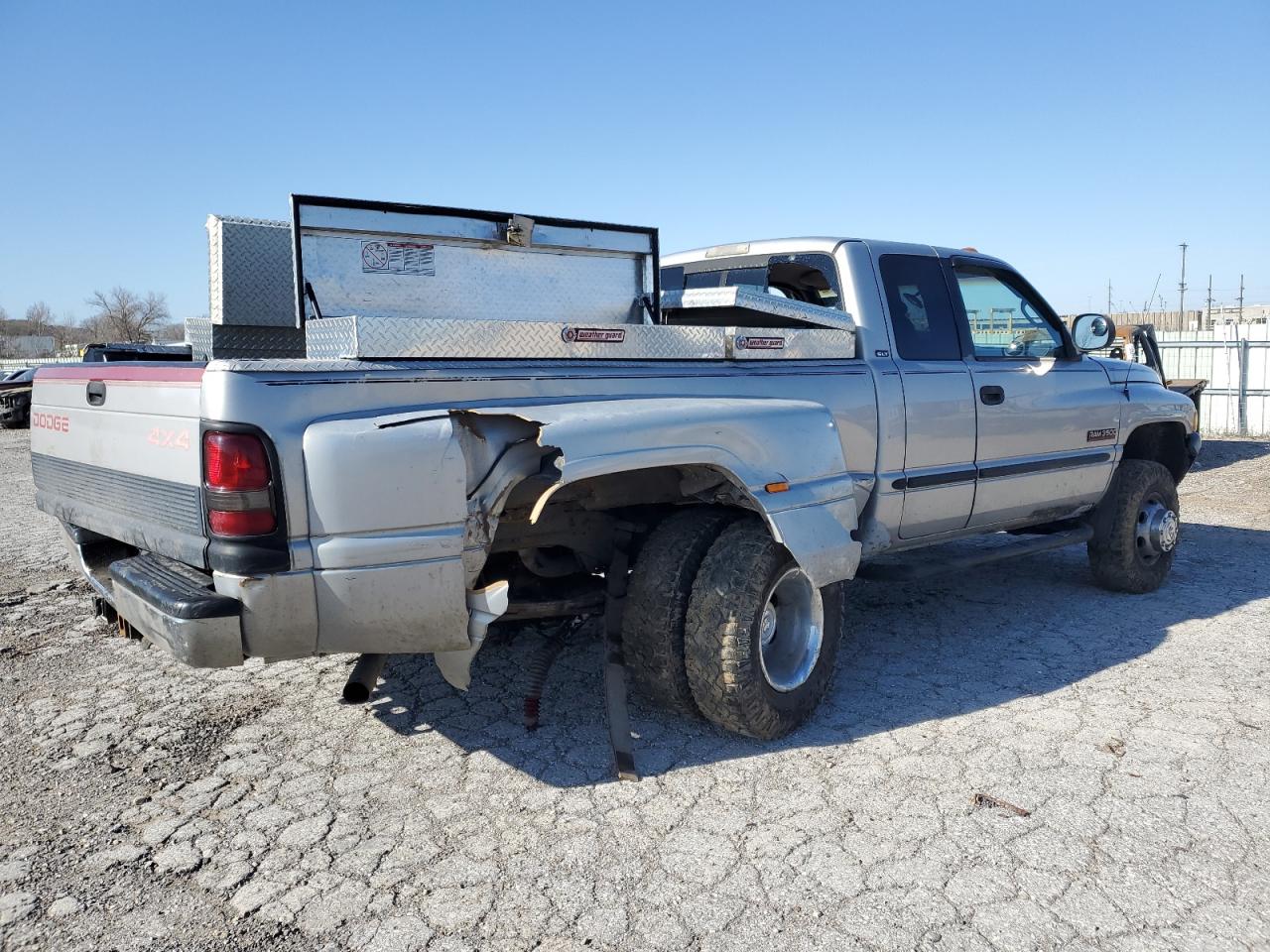 Photo 2 VIN: 1B7MF33641J194416 - DODGE RAM 