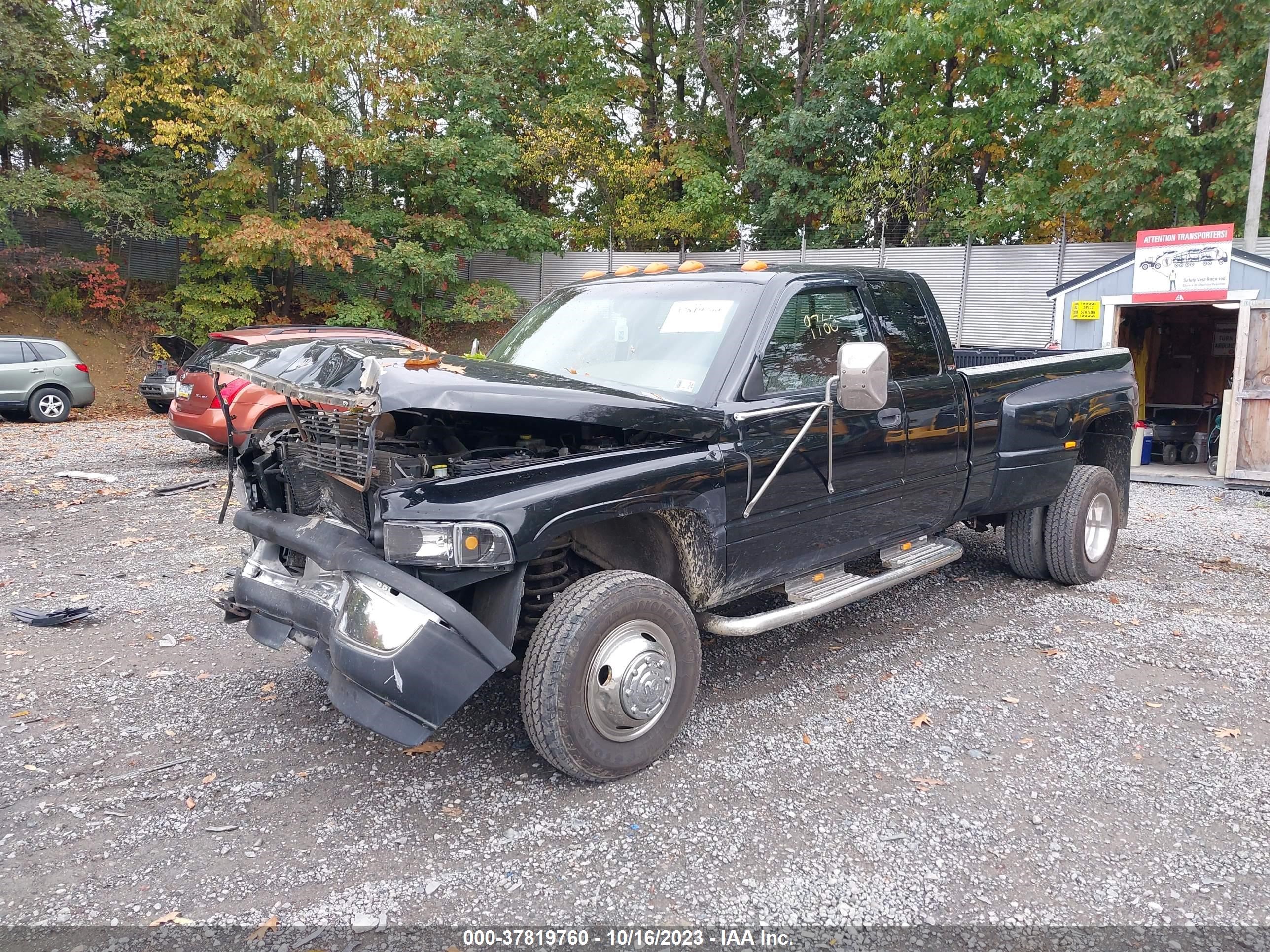 Photo 1 VIN: 1B7MF33W7XJ556697 - DODGE RAM 