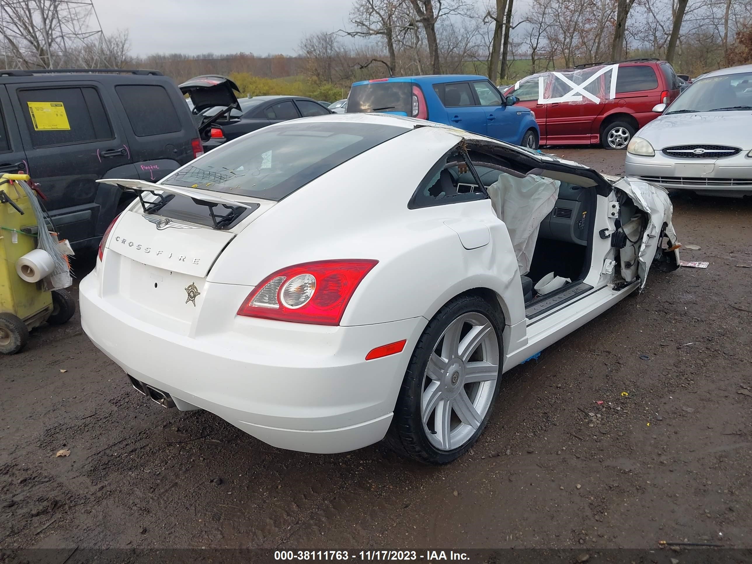 Photo 3 VIN: 1C3AN69L35X035589 - CHRYSLER CROSSFIRE 