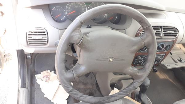 Photo 11 VIN: 1C3AS66C72D554378 - CHRYSLER NEON 