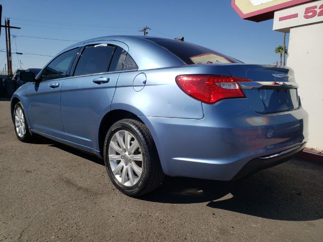 Photo 2 VIN: 1C3BC1FB3BN532982 - CHRYSLER 200 