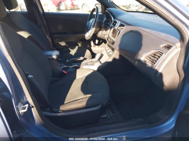 Photo 4 VIN: 1C3BC1FB3BN579607 - CHRYSLER 200 