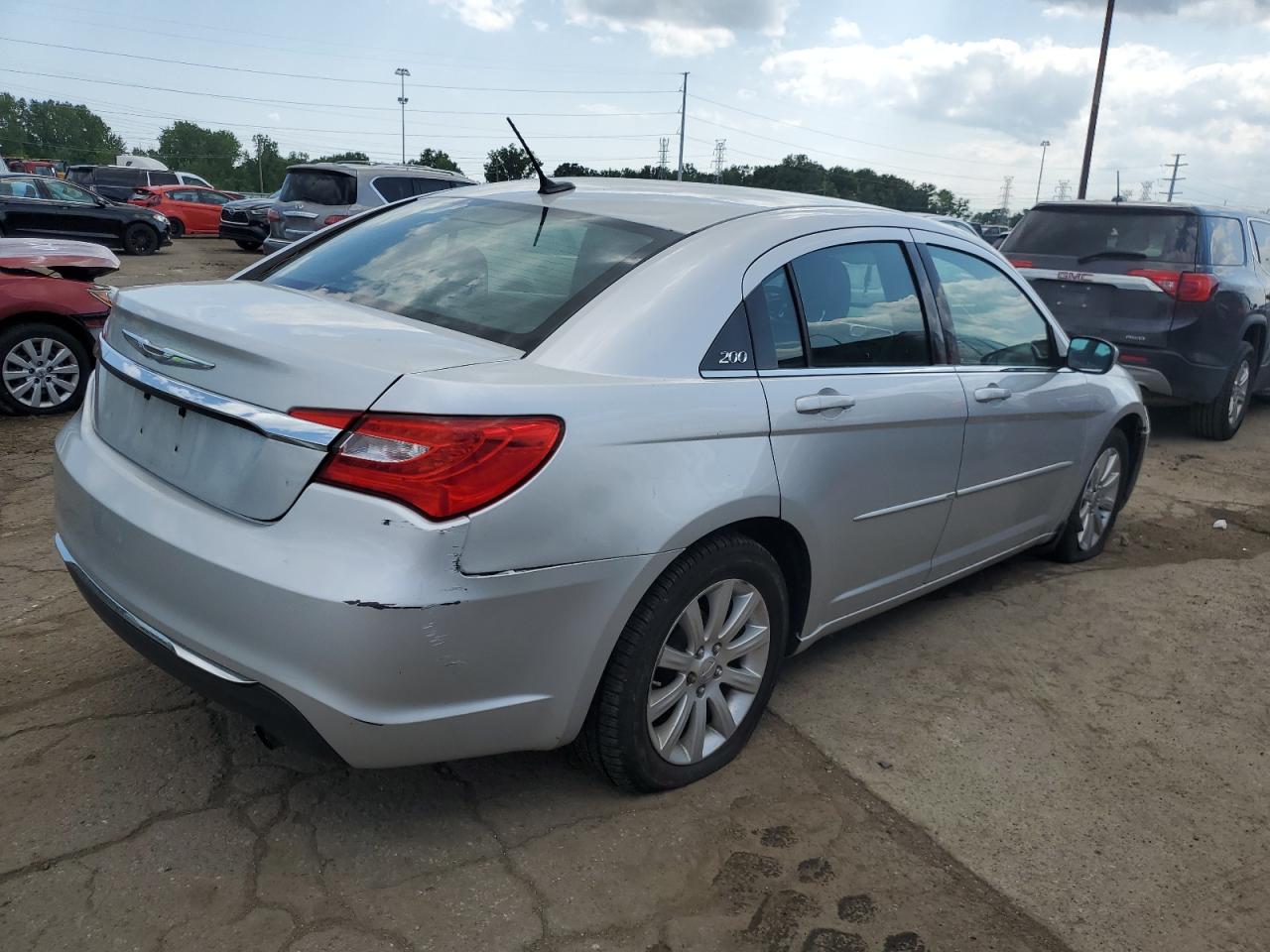 Photo 2 VIN: 1C3BC1FB4BN567689 - CHRYSLER 200 