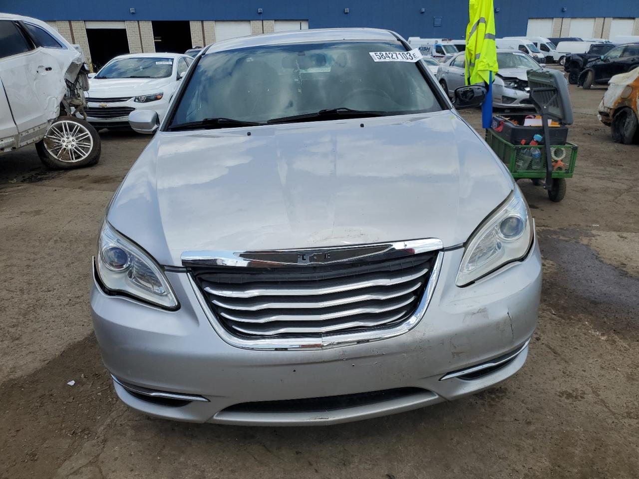 Photo 4 VIN: 1C3BC1FB4BN567689 - CHRYSLER 200 