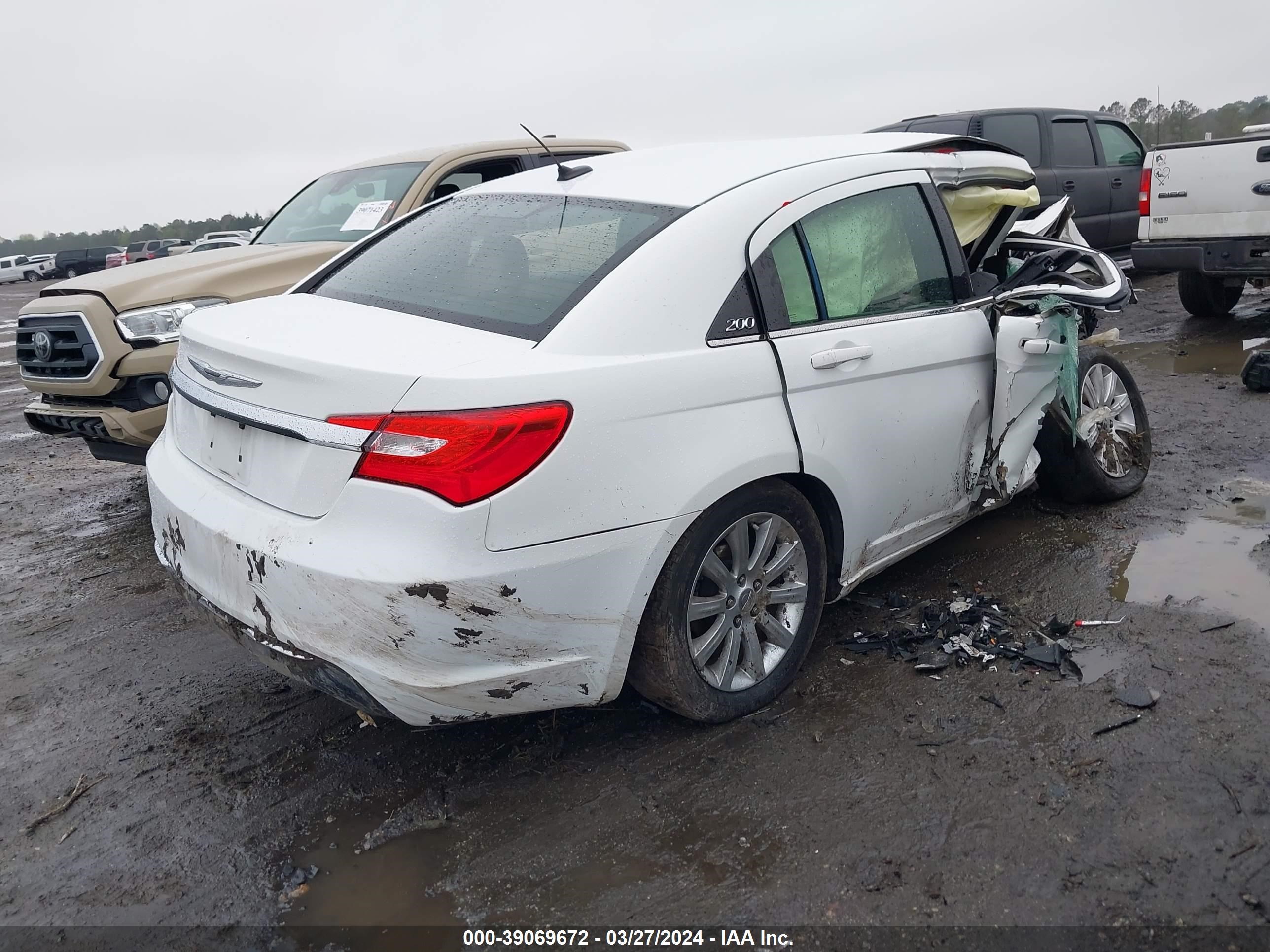 Photo 3 VIN: 1C3BC1FB4BN589899 - CHRYSLER 200 