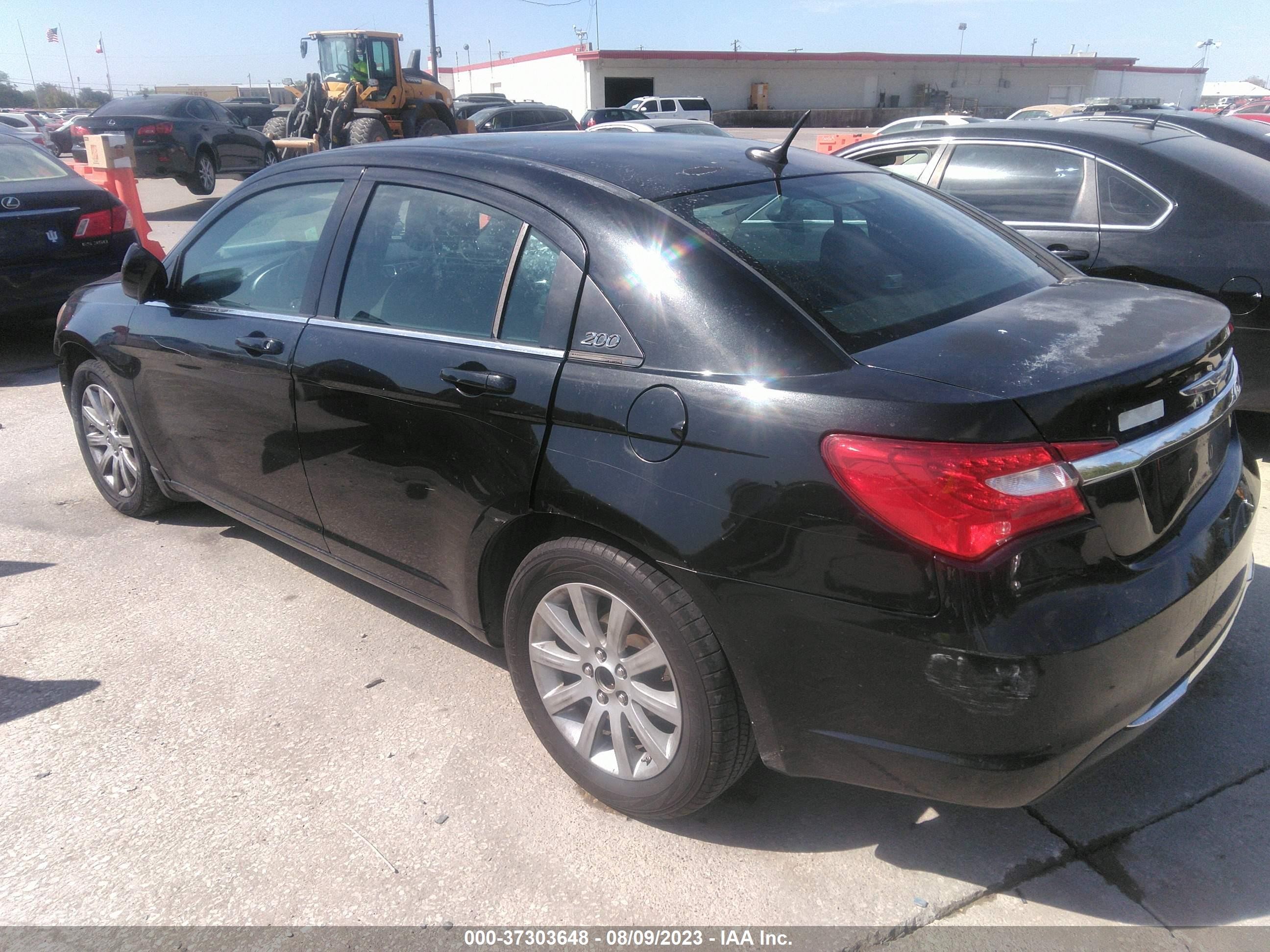 Photo 2 VIN: 1C3BC1FB5BN500938 - CHRYSLER 200 