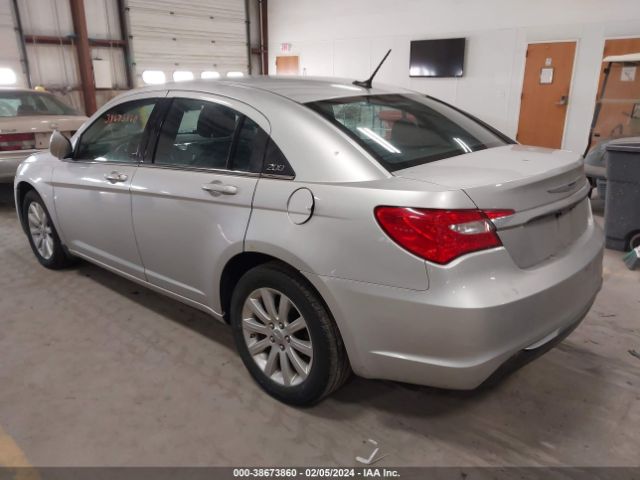 Photo 2 VIN: 1C3BC1FB5BN569077 - CHRYSLER 200 