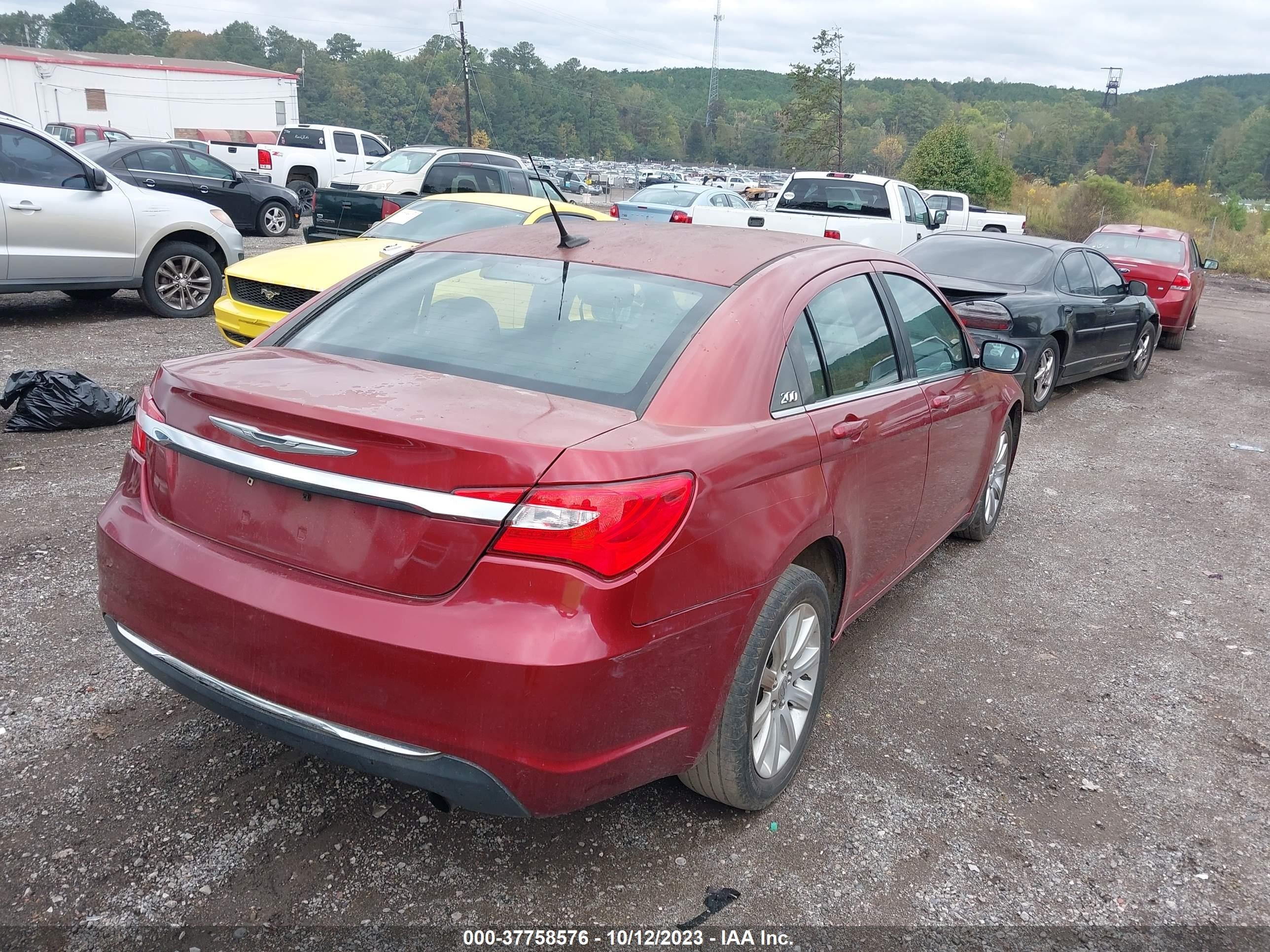 Photo 3 VIN: 1C3BC1FB6BN512788 - CHRYSLER 200 