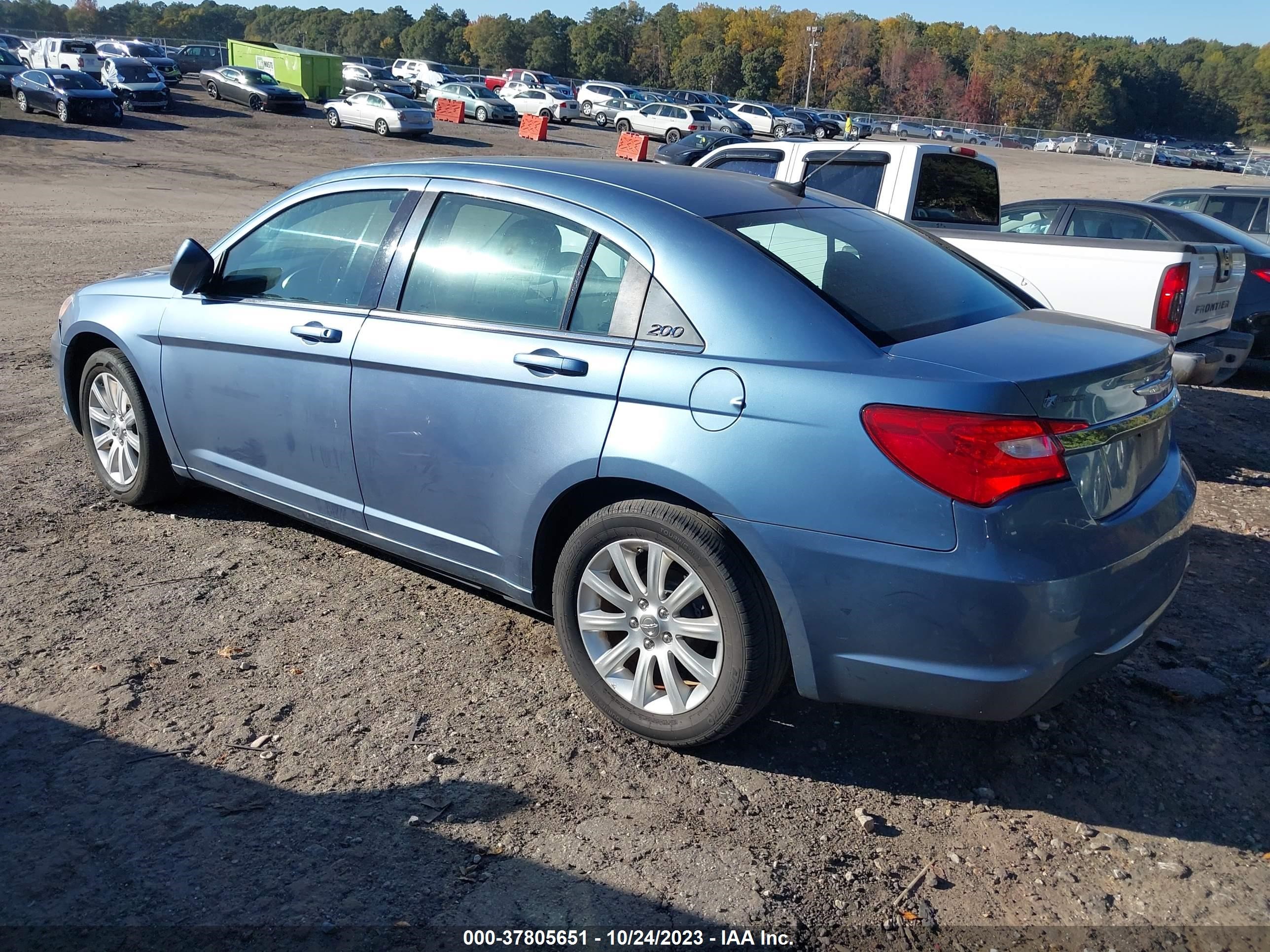 Photo 2 VIN: 1C3BC1FB6BN585983 - CHRYSLER 200 