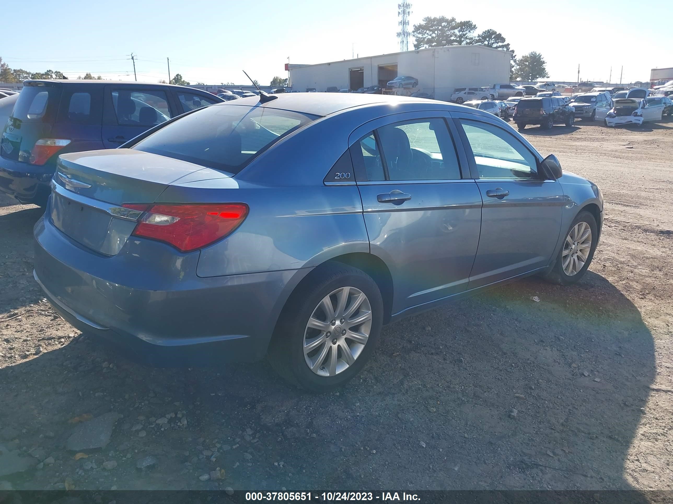 Photo 3 VIN: 1C3BC1FB6BN585983 - CHRYSLER 200 