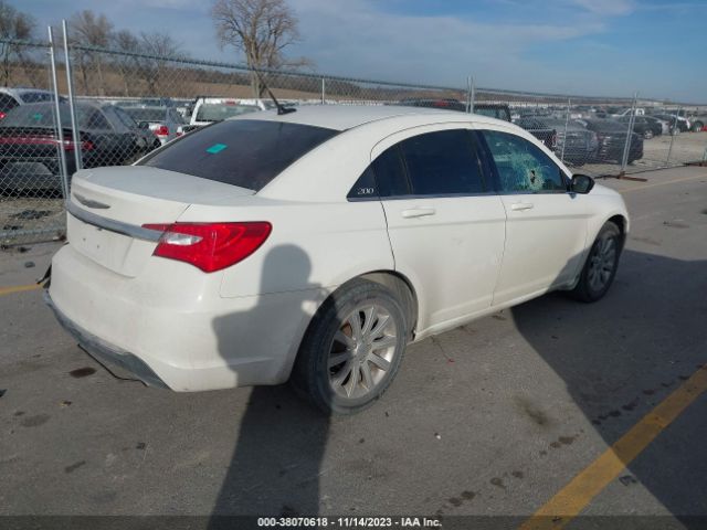 Photo 3 VIN: 1C3BC1FB7BN522679 - CHRYSLER 200 