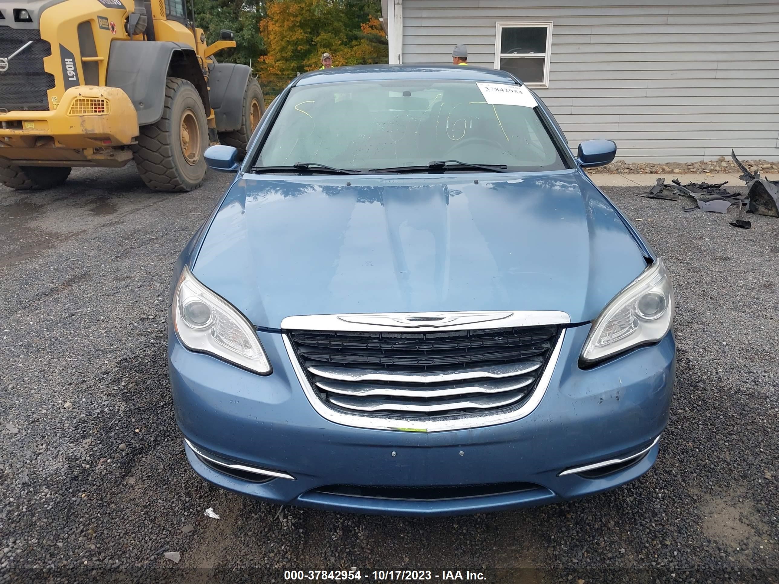 Photo 11 VIN: 1C3BC1FB8BN614884 - CHRYSLER 200 