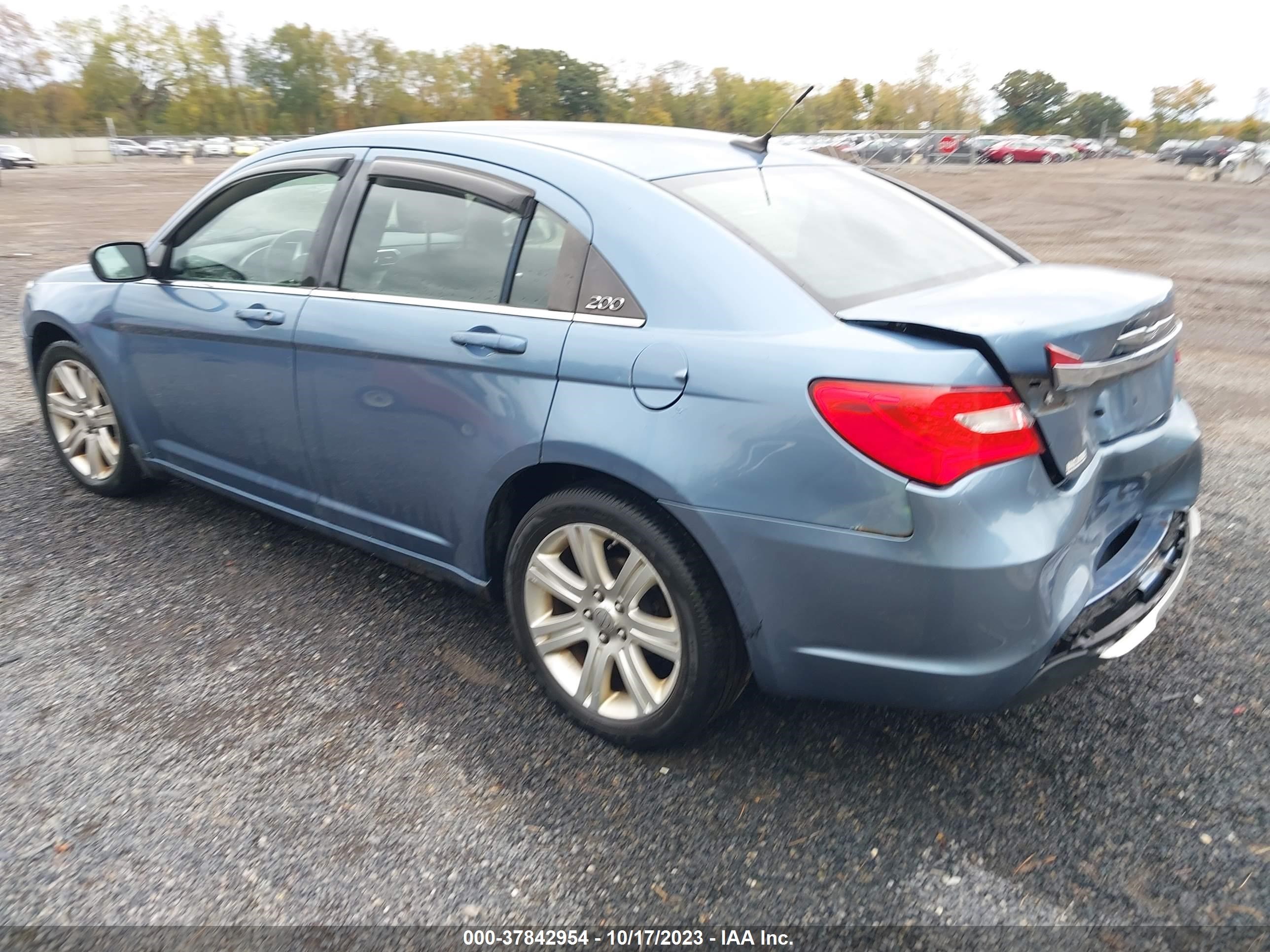 Photo 2 VIN: 1C3BC1FB8BN614884 - CHRYSLER 200 