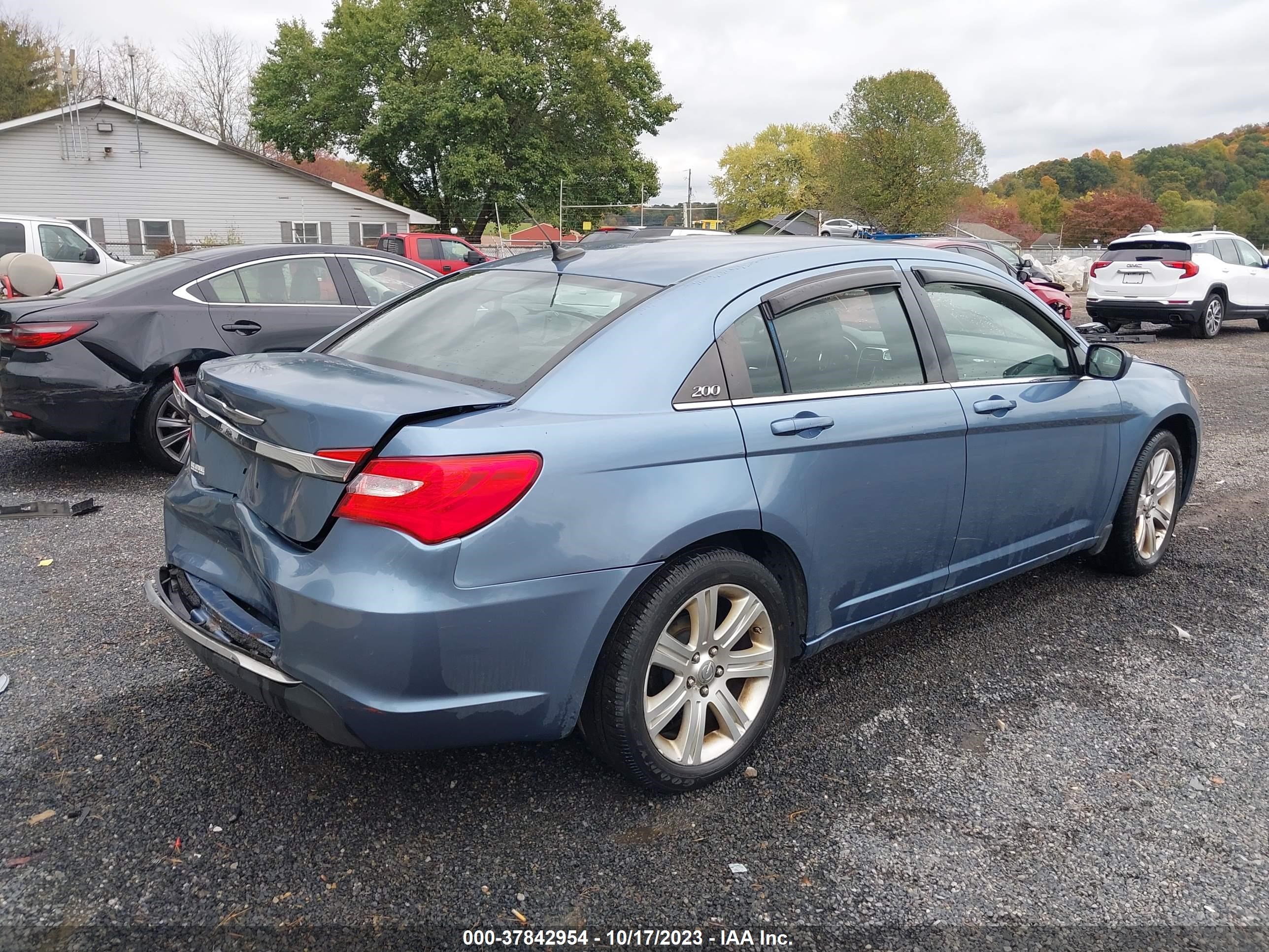 Photo 3 VIN: 1C3BC1FB8BN614884 - CHRYSLER 200 