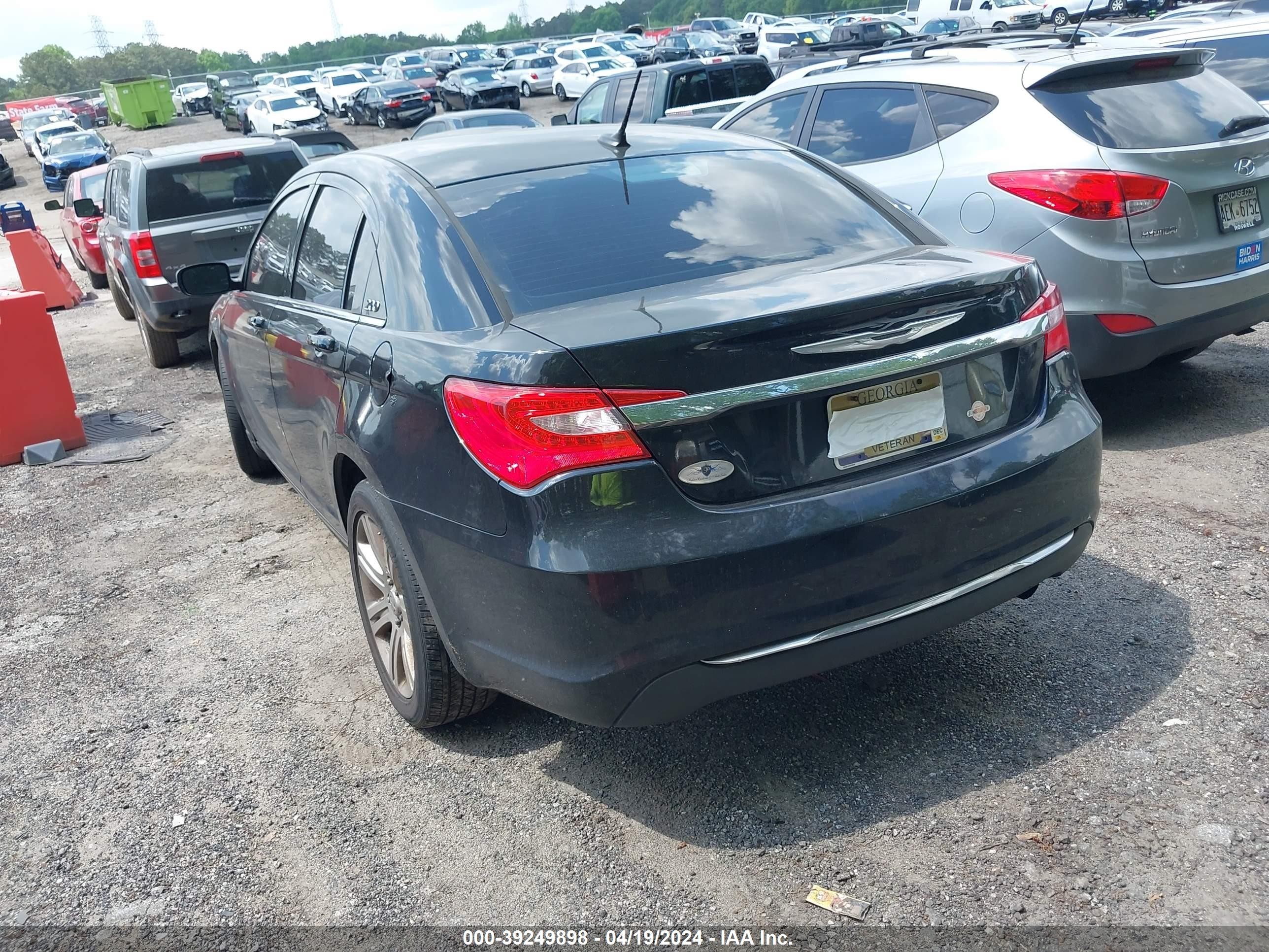 Photo 2 VIN: 1C3BC1FB9BN613002 - CHRYSLER 200 