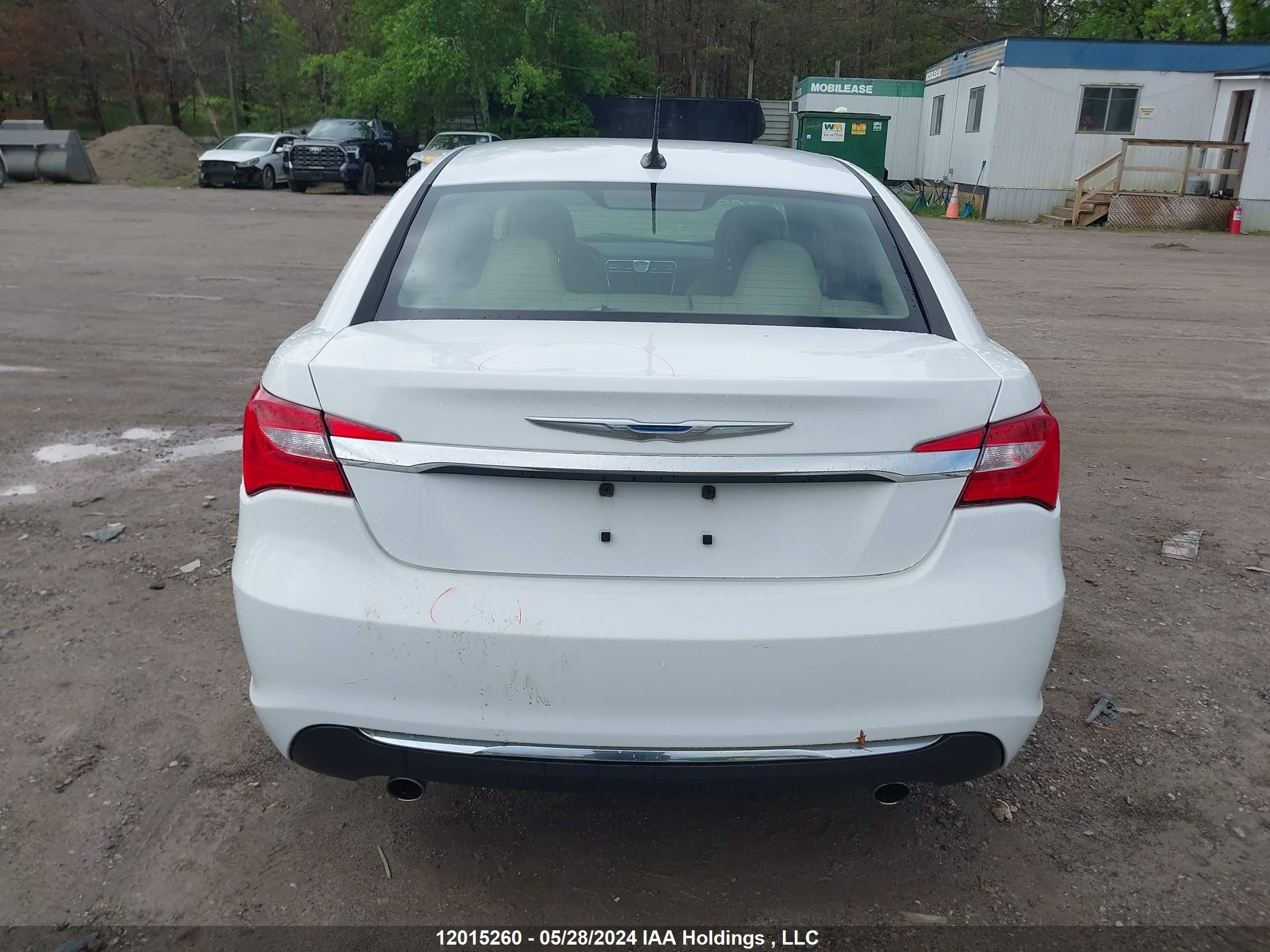 Photo 16 VIN: 1C3BC1FG3BN589856 - CHRYSLER 200 