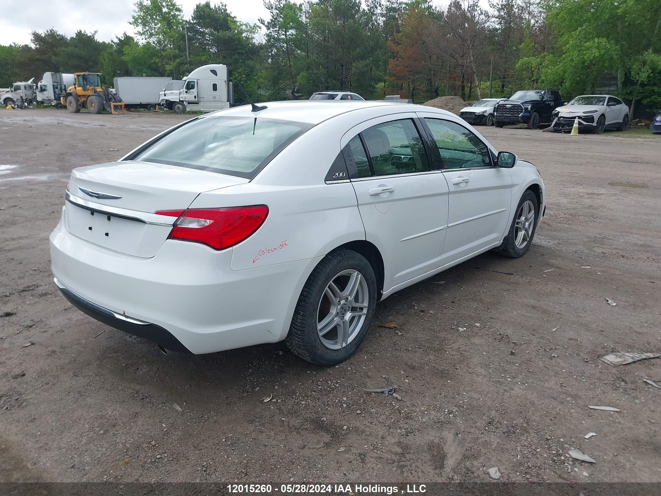 Photo 3 VIN: 1C3BC1FG3BN589856 - CHRYSLER 200 