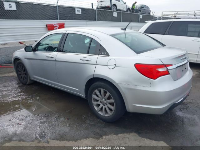 Photo 2 VIN: 1C3BC1FG3BN608003 - CHRYSLER 200 