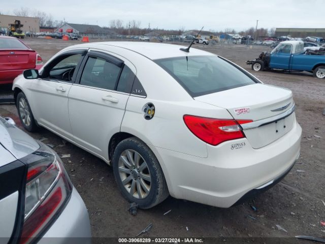 Photo 2 VIN: 1C3BC1FG6BN515198 - CHRYSLER 200 