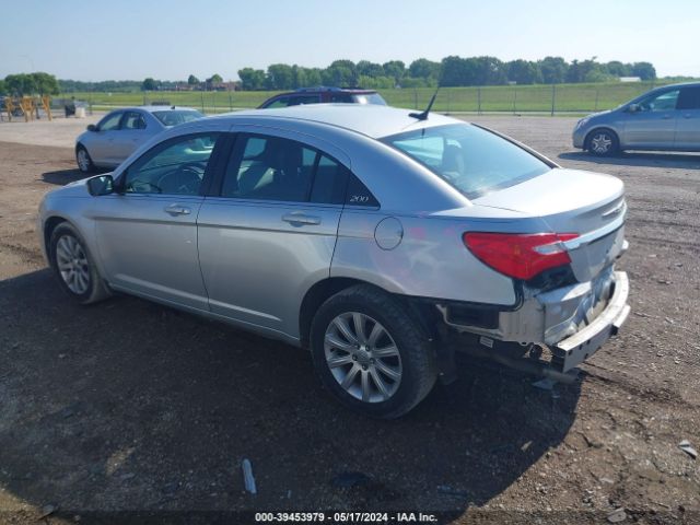 Photo 2 VIN: 1C3BC1FG6BN527075 - CHRYSLER 200 