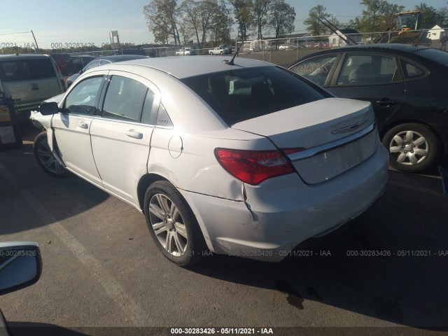 Photo 2 VIN: 1C3BC1FG9BN614212 - CHRYSLER 200 