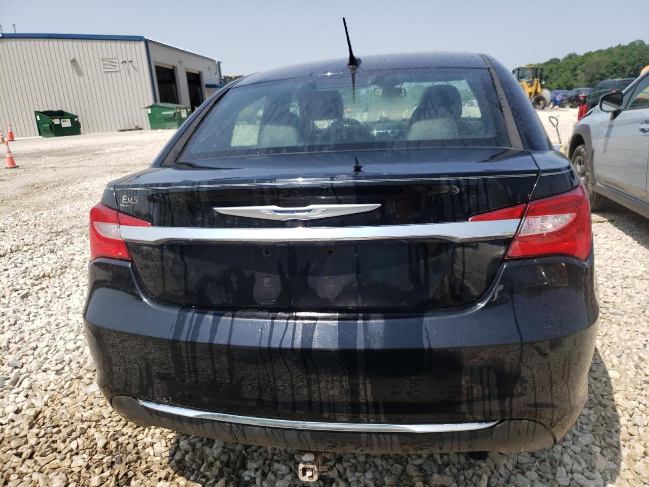 Photo 5 VIN: 1C3BC2FB7BN580510 - CHRYSLER 200 