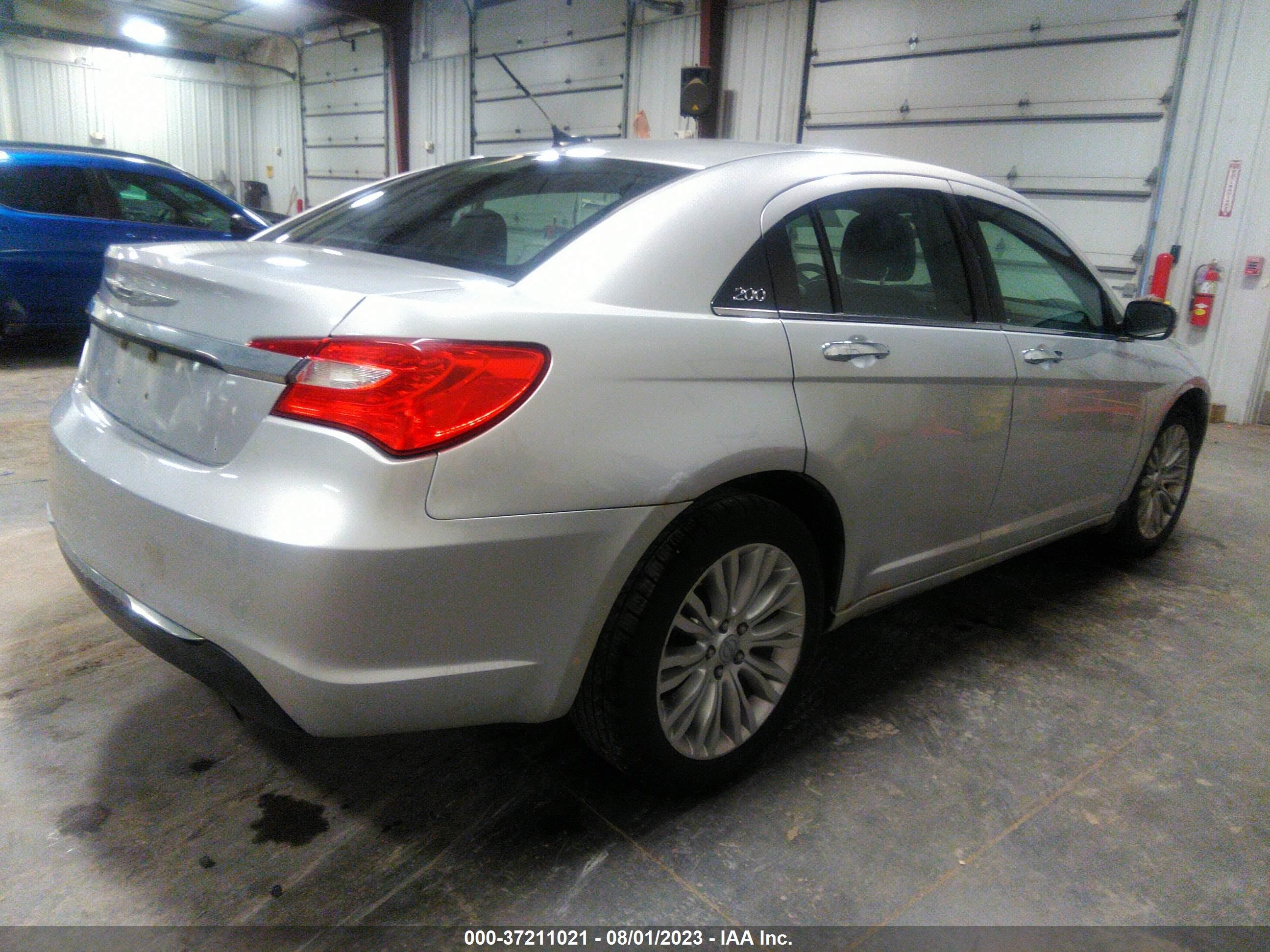 Photo 3 VIN: 1C3BC2FB9BN581304 - CHRYSLER 200 