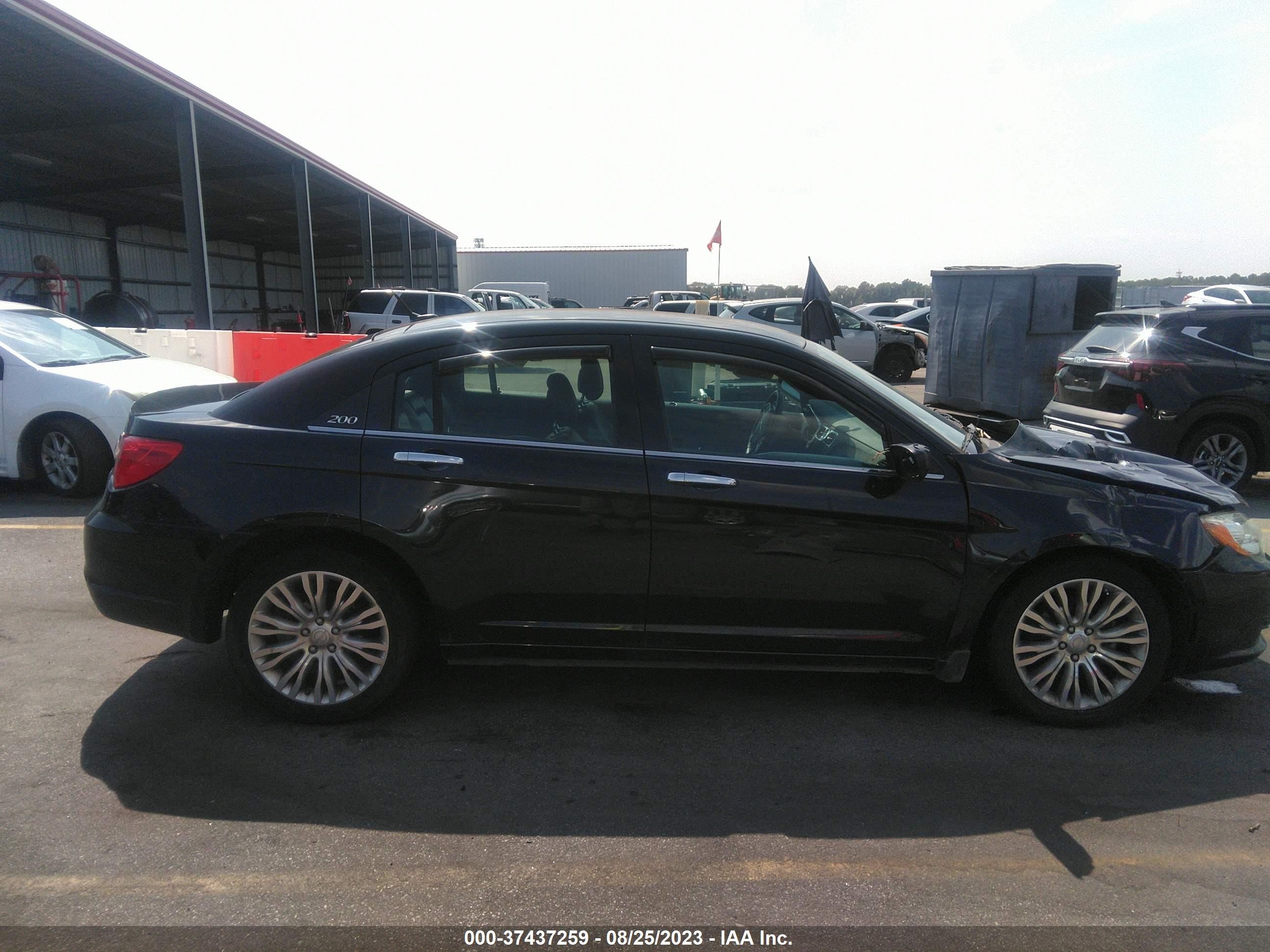 Photo 12 VIN: 1C3BC2FG0BN518152 - CHRYSLER 200 