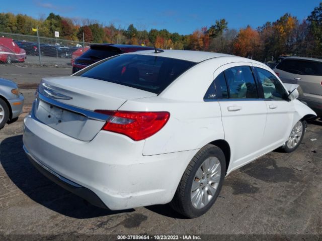 Photo 3 VIN: 1C3BC4FB2BN571130 - CHRYSLER 200 