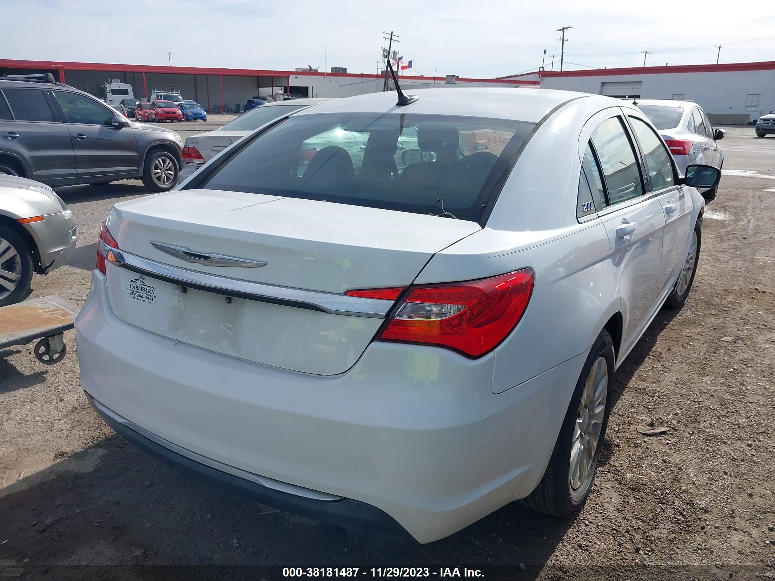 Photo 3 VIN: 1C3BC4FB5BN562728 - CHRYSLER 200 