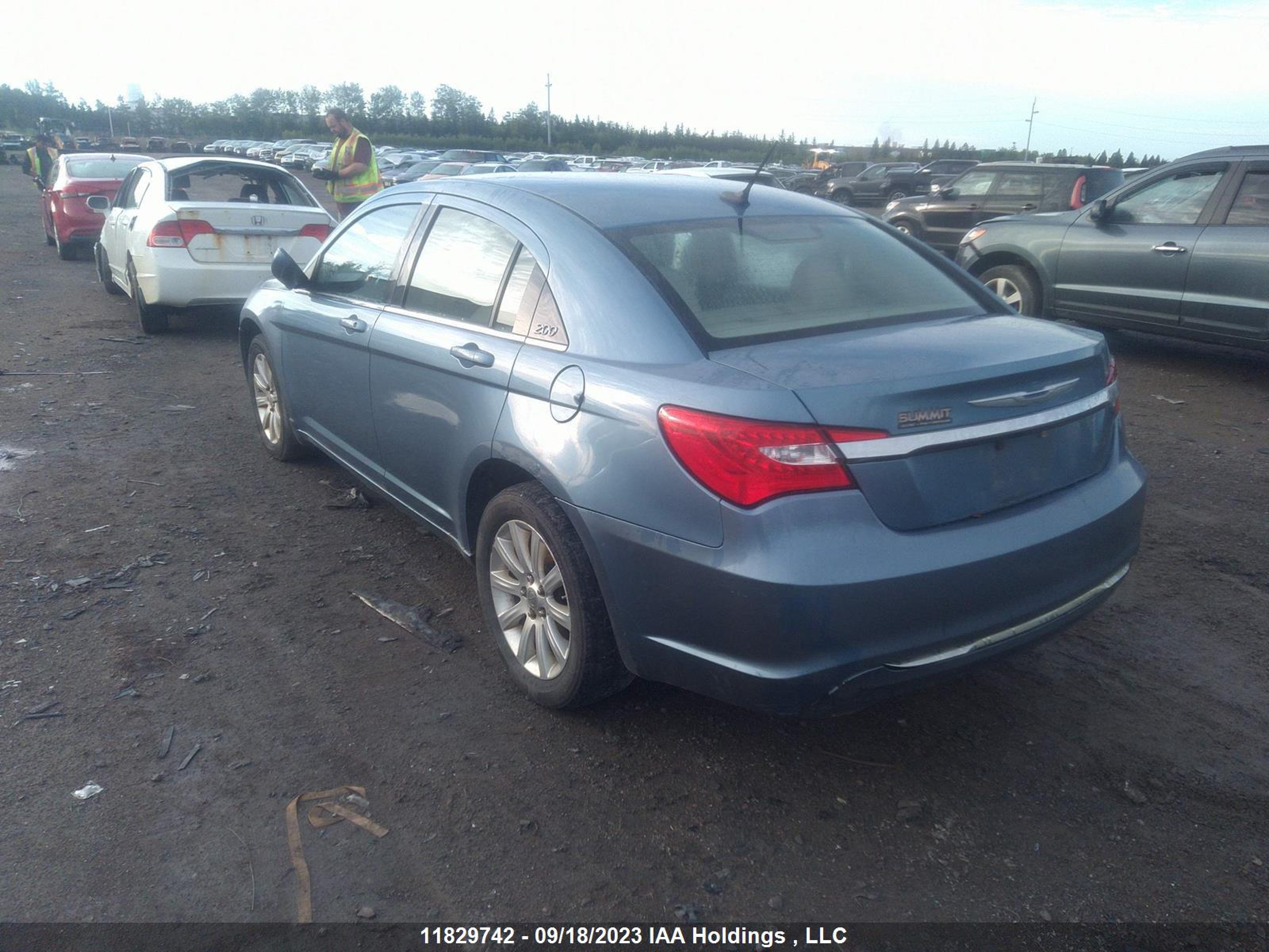 Photo 2 VIN: 1C3BC4FB9BN539937 - CHRYSLER 200 