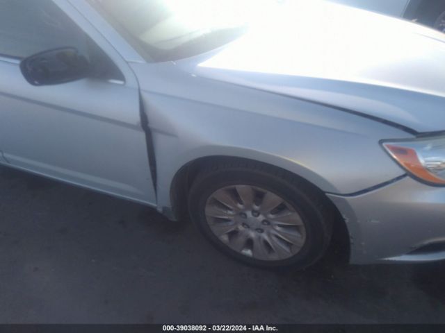 Photo 5 VIN: 1C3BC4FBXBN550963 - CHRYSLER 200 