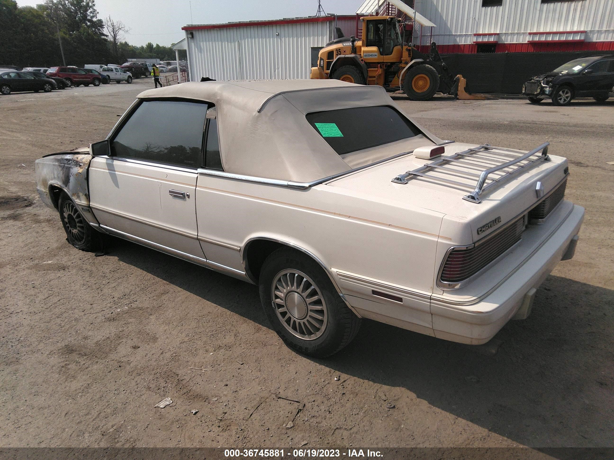 Photo 2 VIN: 1C3BC55EXGG179851 - CHRYSLER LE BARON 