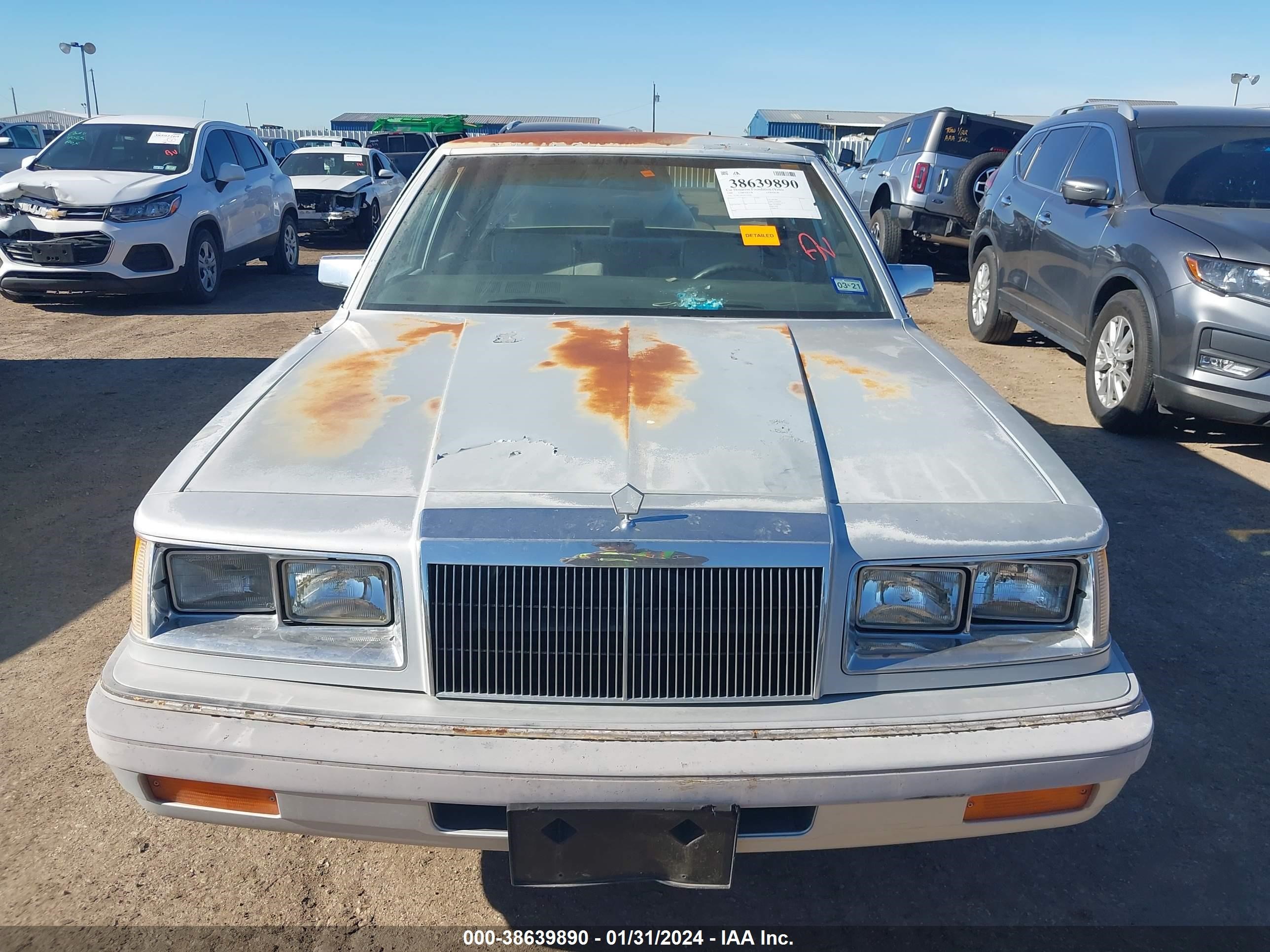 Photo 11 VIN: 1C3BC55K5JF141026 - CHRYSLER LE BARON 