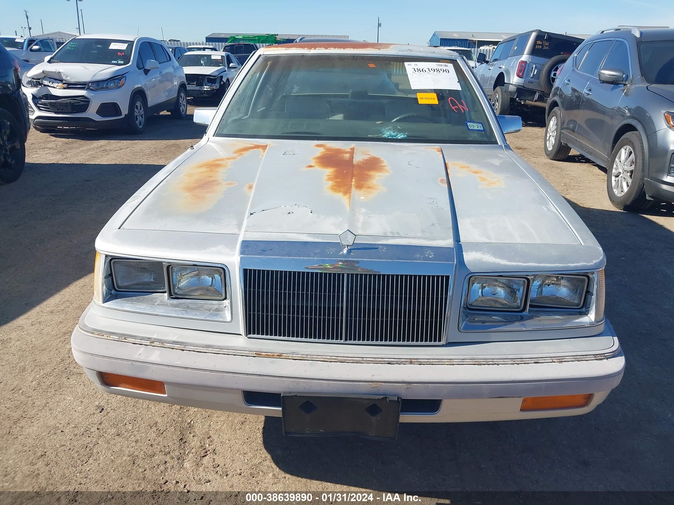 Photo 5 VIN: 1C3BC55K5JF141026 - CHRYSLER LE BARON 