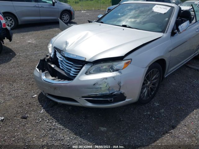 Photo 1 VIN: 1C3BC7EG3BN615909 - CHRYSLER 200 