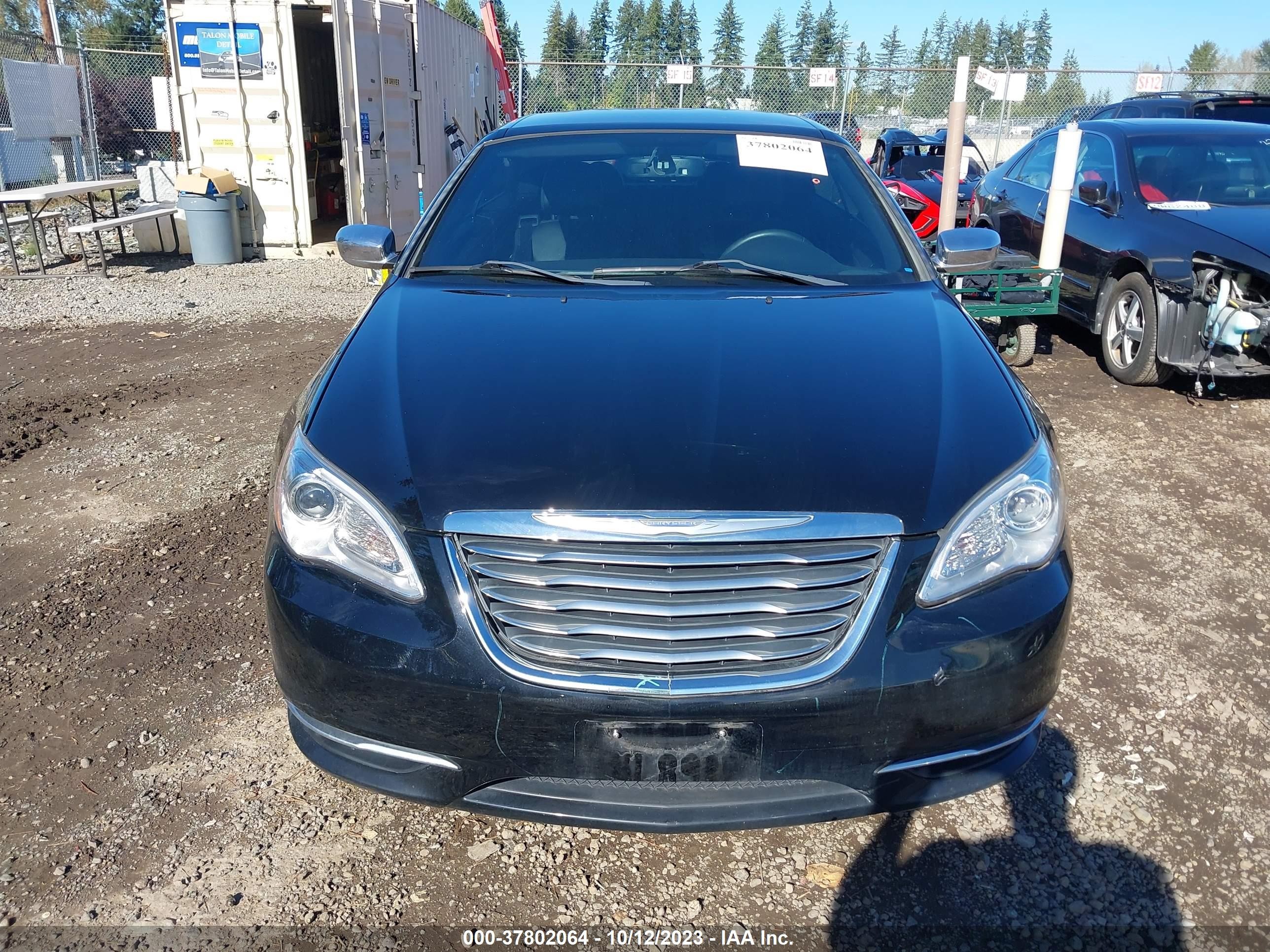 Photo 11 VIN: 1C3BC7EG8BN616408 - CHRYSLER 200 