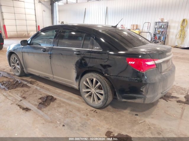 Photo 2 VIN: 1C3BC8FG1BN601236 - CHRYSLER 200 