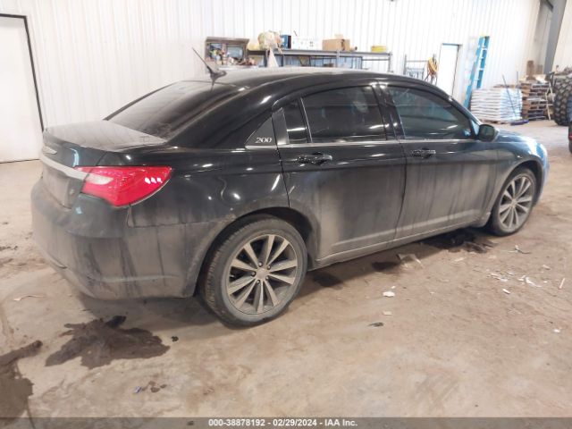 Photo 3 VIN: 1C3BC8FG1BN601236 - CHRYSLER 200 