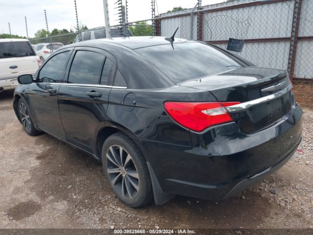 Photo 2 VIN: 1C3BC8FG2BN601391 - CHRYSLER 200 